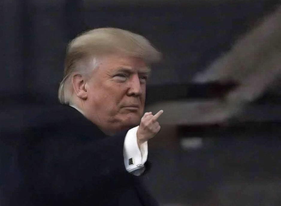 Trump flips off a heckler. Thin skinned much?